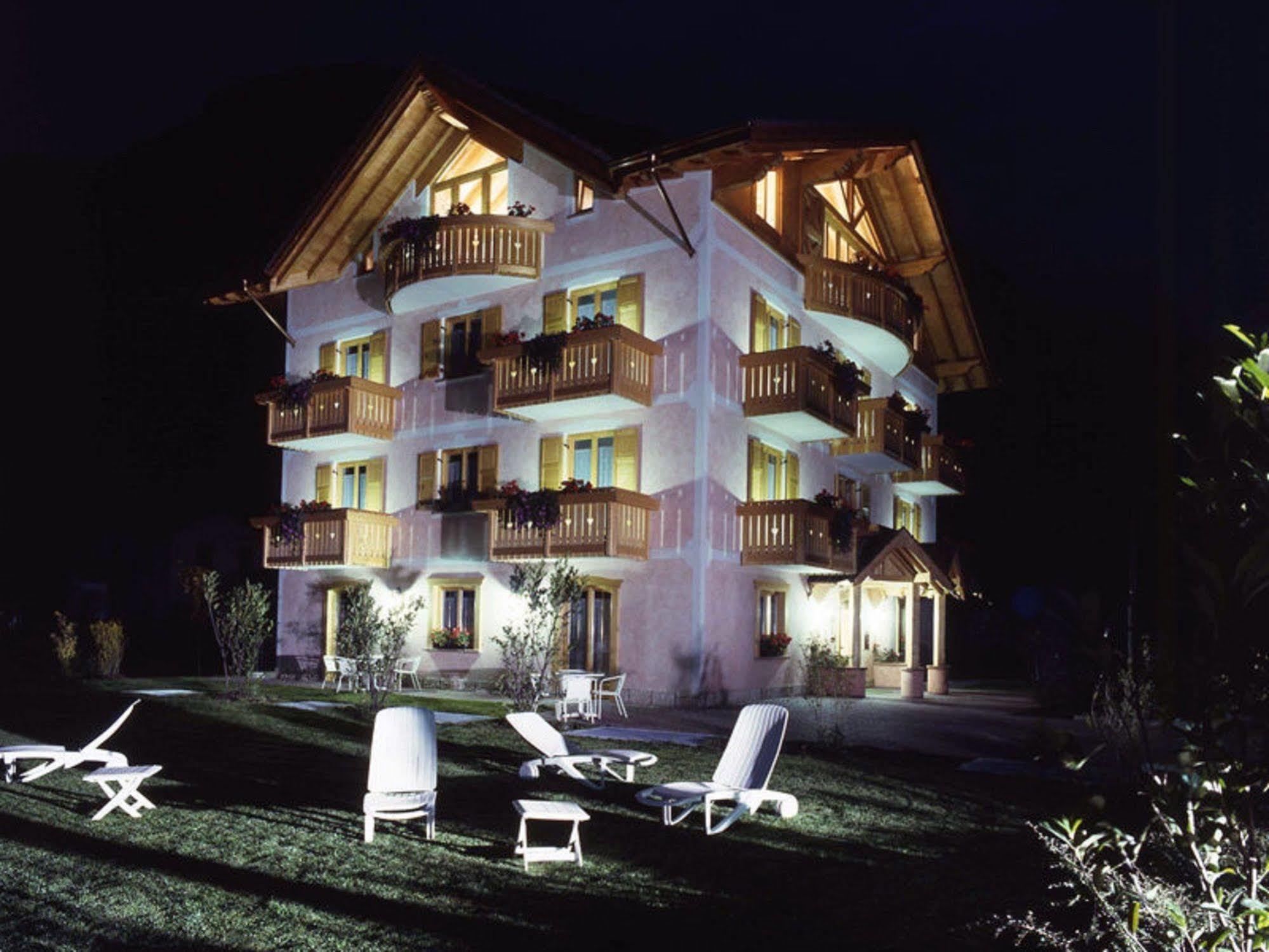 Residence Rio Piccolo Molveno Exteriör bild